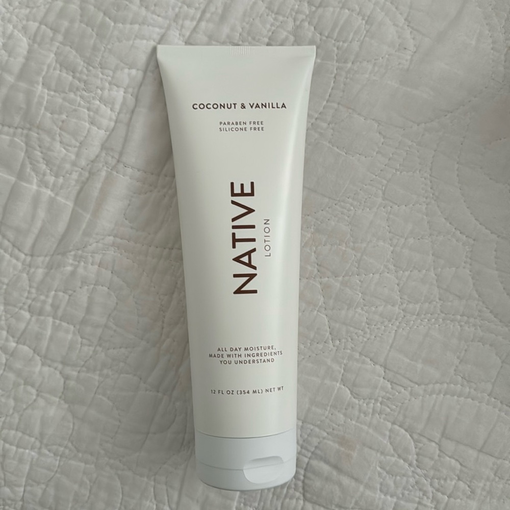 Native coconut and vanilla lotion